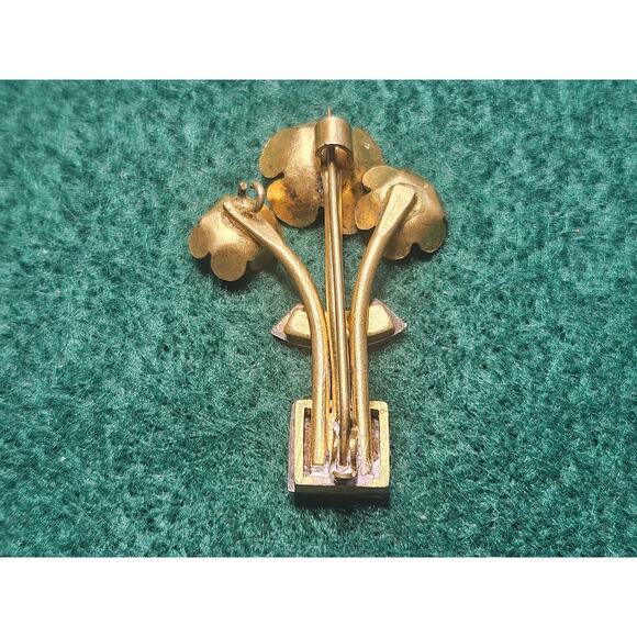 Elegant Crystal Gilt Metal Flower Brooch c 1930 - Picture 5 of 8